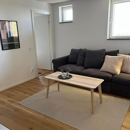 Elme Apartment 韦克舍 外观 照片