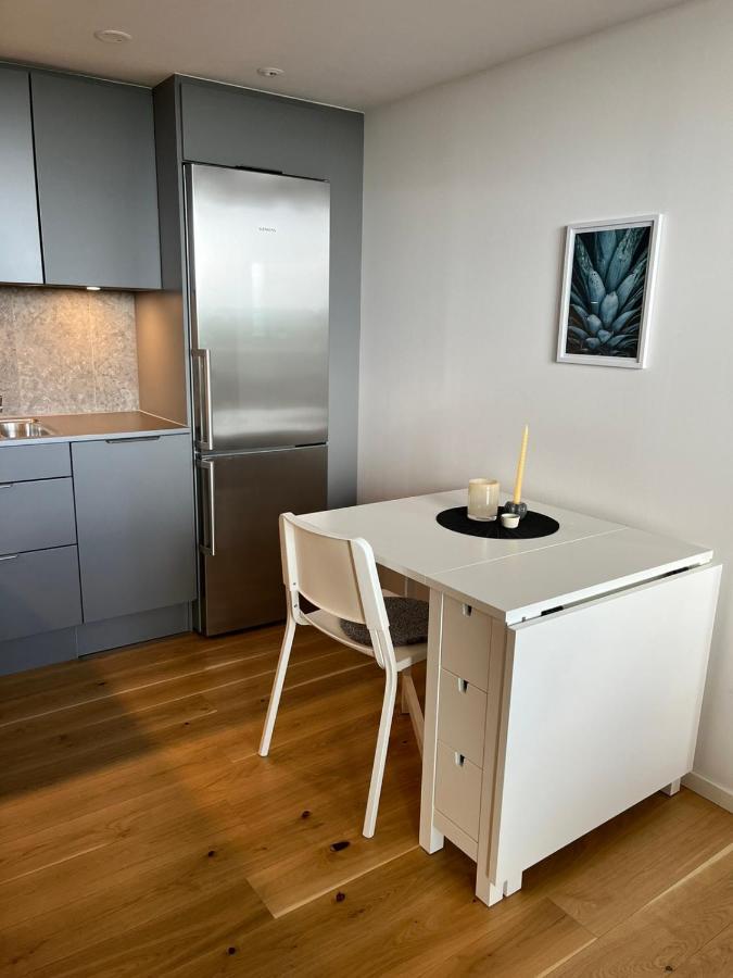 Elme Apartment 韦克舍 外观 照片