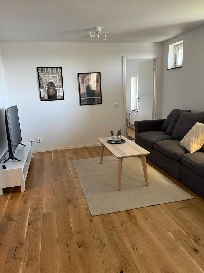 Elme Apartment 韦克舍 外观 照片